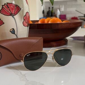 Ray-Ban Gold Frame Aviator Sunglasses with Dark Lenses